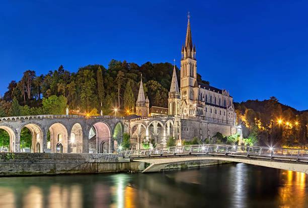 Charmant Studio Proche Centre Ville Et Gare Lourdes Exterior photo